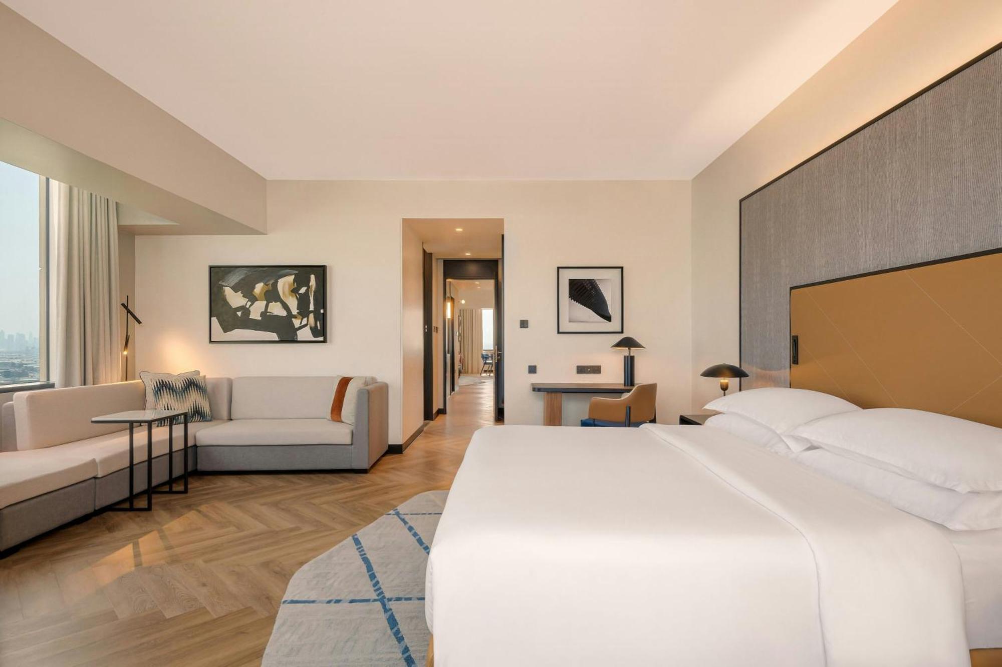 Amiri Suite Club lounge Access including Evening Cocktail hours & Soft Refreshments & Canapes